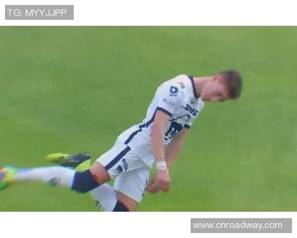 足球场上的球星失误瞬间：他们如何从跌倒中重拾荣耀